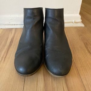 Lucky brand Black leather ankle boot US size 8.5